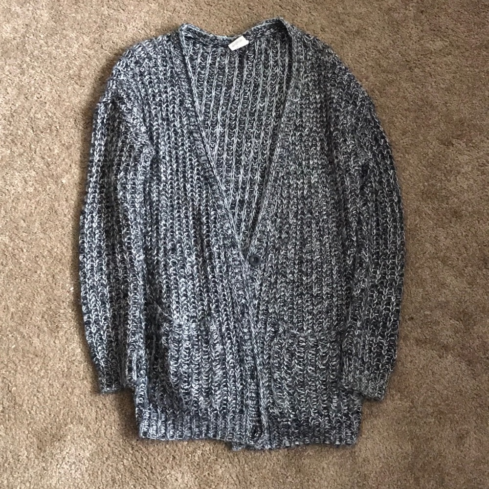 Cardigan sweater